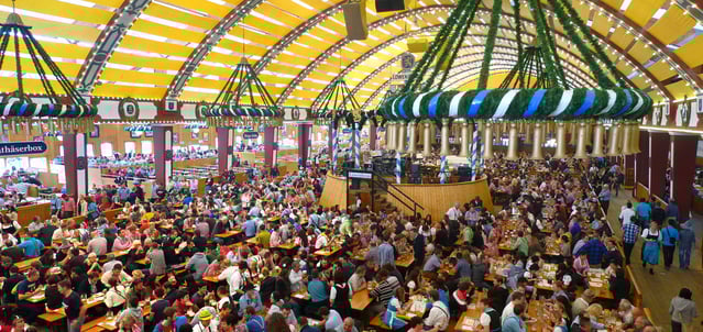 München,_Löwenbräu-Festhalle,_Oktoberfest_2012_(03)