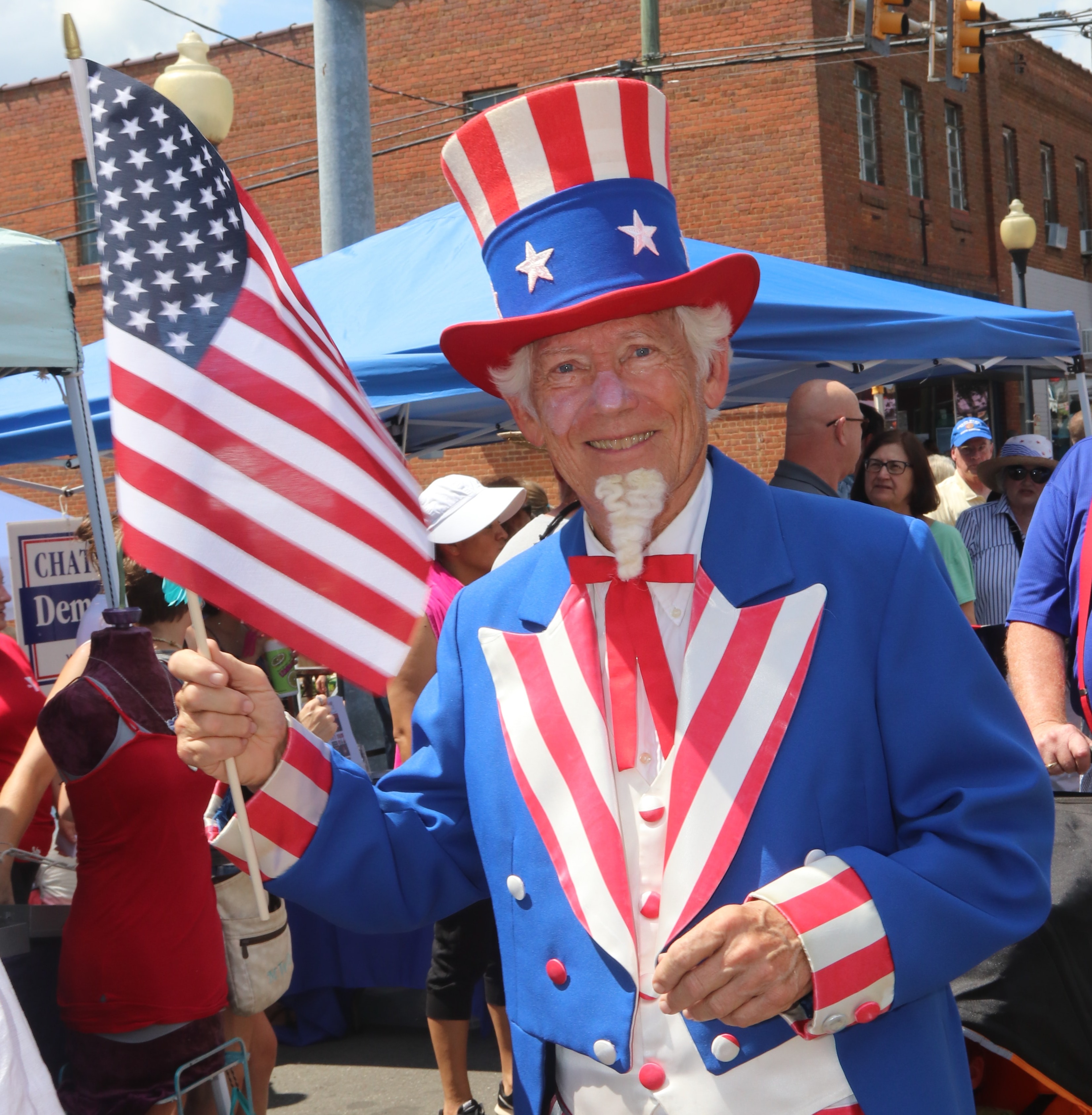 An elderly gentleman dressed as Uncle Sam.